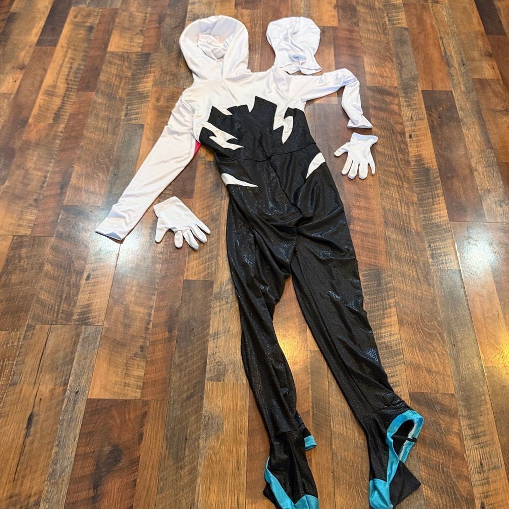 Marvel Superhero Costume - Black, White, Pink, Blue L (6000) - Picture 4 of 4